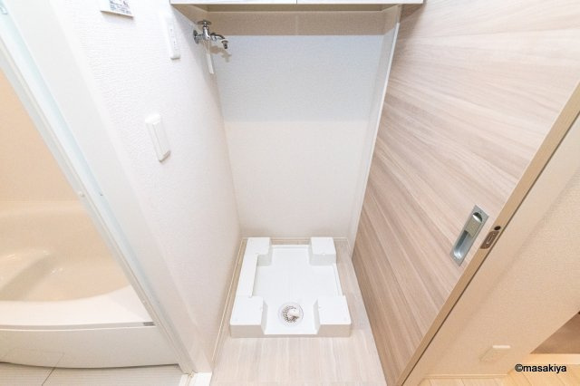 ヘシレ中御所の洗面所|写真は同じ建築会社の近い間取りのものです。参考にご覧ください。