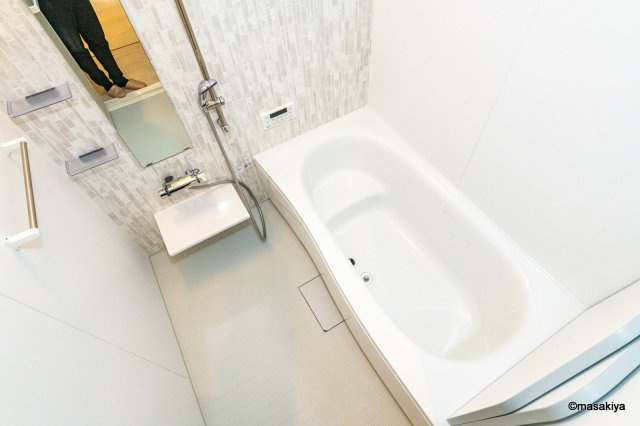 ヘシレ中御所の浴室|写真は同じ建築会社の近い間取りのものです。参考にご覧ください。