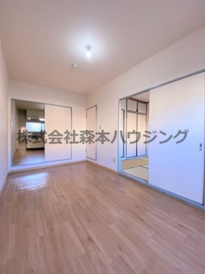 【洋室】 | 　大塚ハイツ | ※同タイプ別室の写真となります。
　イメージとしてご覧ください。
　設備内容など相違がある場合あくまで現状優先となります。