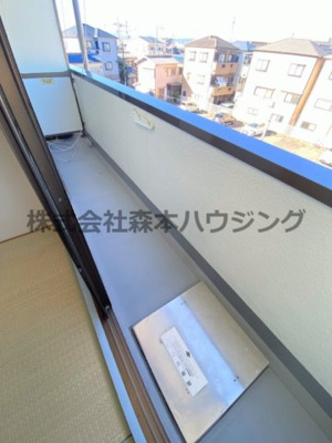【バルコニー】 | 　大塚ハイツ | ※同タイプ別室の写真となります。
　イメージとしてご覧ください。
　設備内容など相違がある場合あくまで現状優先となります。