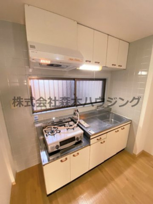 【キッチン】 | 　大塚ハイツ | ※同タイプ別室の写真となります。
　イメージとしてご覧ください。
　設備内容など相違がある場合あくまで現状優先となります。
