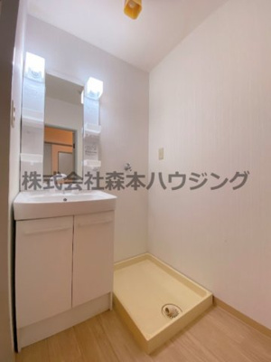 【洗面所】 | 　大塚ハイツ | ※同タイプ別室の写真となります。
　イメージとしてご覧ください。
　設備内容など相違がある場合あくまで現状優先となります。