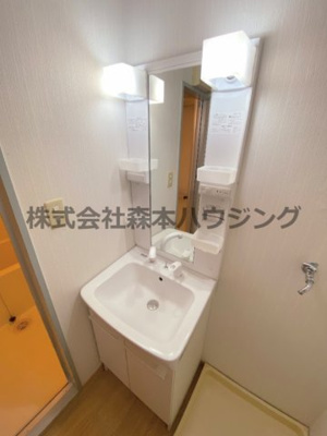 【独立洗面台】 | 　大塚ハイツ | ※同タイプ別室の写真となります。
　イメージとしてご覧ください。
　設備内容など相違がある場合あくまで現状優先となります。
