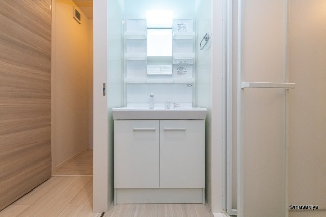 ヘシレ中御所の洗面所|写真は同じ建築会社の近い間取りのものです。参考にご覧ください。