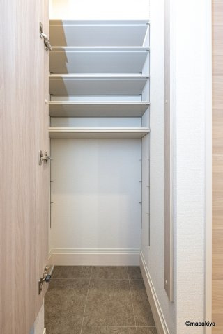 ヘシレ中御所の玄関