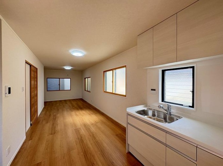 明石市田町2丁目の居間・リビング|三面採光♪