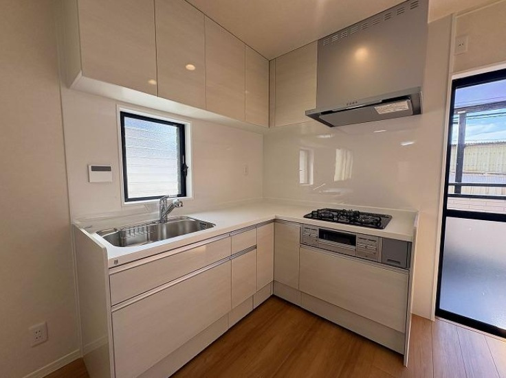 明石市田町2丁目のキッチン|収納たっぷりで調理器具や調味料も出し入れしやすいです◎