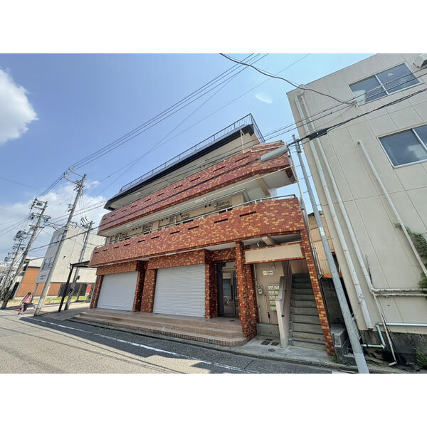 メゾン呼続の外観