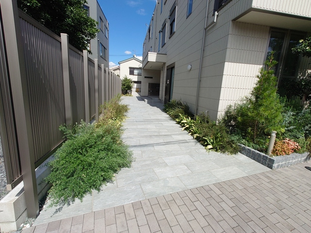 VINAKA大谷口のエントランス