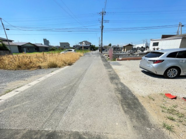 新築戸建・建売　千代田町赤岩第3　Cradle Garden　全2棟の前面道路含む現地写真|前面道路含む現地写真です。