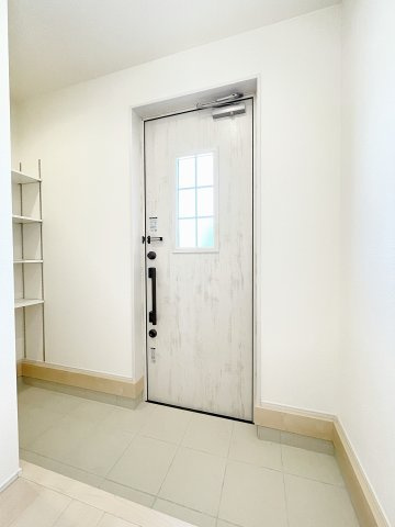 新築戸建・建売　桐生第25相生町　Livele Garden　全2棟の玄関