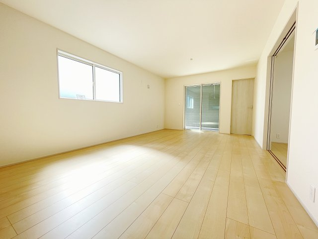 新築戸建・建売　桐生第25相生町　Livele Garden　全2棟の居間・リビング