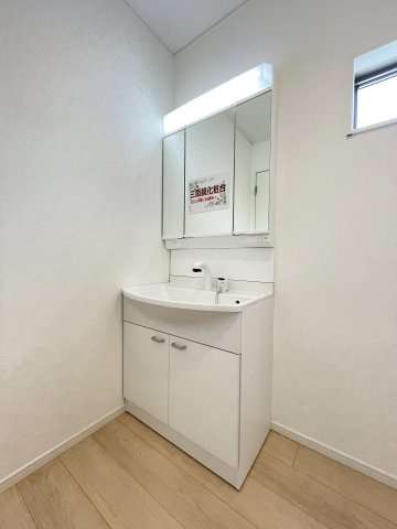 新築戸建・建売　桐生市相生町第16　Cradle Garden　全2棟の外観|玄関ドアICキーでラクラクな開閉です♪