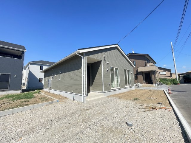 新築戸建・建売　大泉町寄木戸第16　Cradle Garden　全3棟の外観|浴室乾燥機付きで雨の日や花粉の時期でも室内干しができるので安心です！