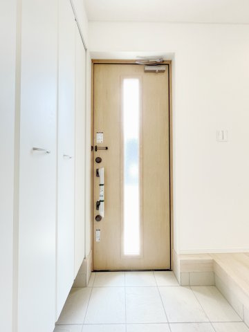 新築戸建・建売　佐野市高萩町第6　Cradle Garden　全4棟の玄関