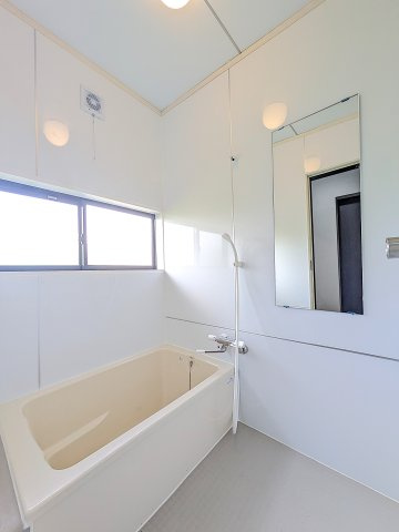 南ヶ丘戸建の浴室