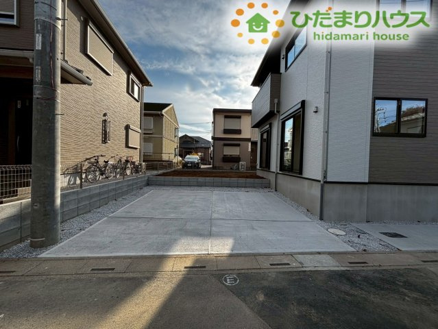 熊谷市別府　7期　新築一戸建て　ずっとプラス　01の駐車場|急な来客時にも安心な並列駐車2台可能★