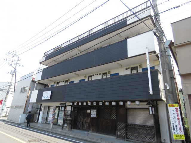 ティカイウビルの外観