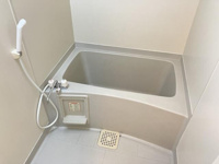 ゆったりくつろげる浴室です♪