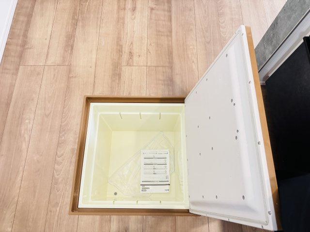 市川市宮久保４丁目新築戸建【宮久保小学校：9分】のキッチン|キッチン床下収納