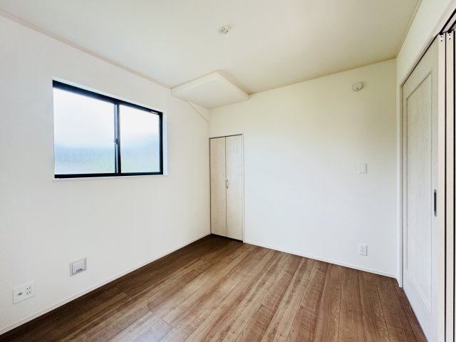 市川市宮久保４丁目新築戸建【宮久保小学校：9分】の洋室|1F4.5帖洋室