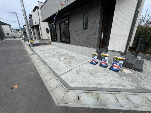 市川市宮久保４丁目新築戸建【宮久保小学校：9分】の駐車場|E号棟駐車スペース