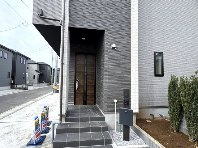 市川市宮久保４丁目新築戸建【宮久保小学校：9分】のエントランス|エントランス・玄関ポーチ