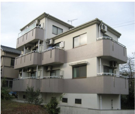 サンマリン名谷の外観|バス停まで徒歩１分！