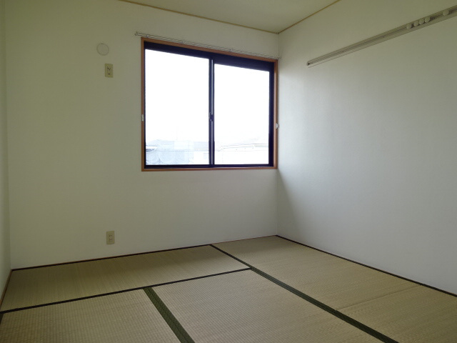 ハイツ２０００の和室