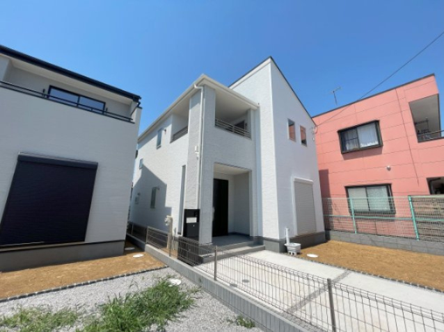 新築戸建・新築建売　行田長野3丁目　Livele Garden　全5棟の外観|ツートンカラーの大人っぽいシックなデザインの物件です！