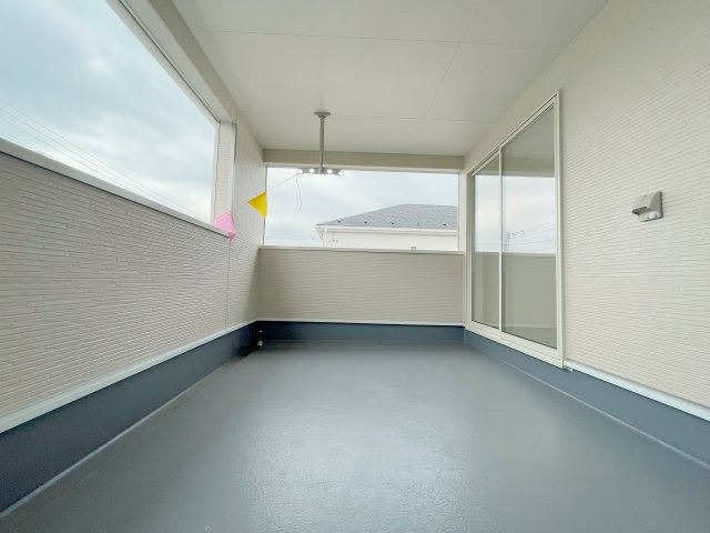 新築戸建・建売　上里町勅使河原第17　Cradle Garden　全7棟のバルコニー