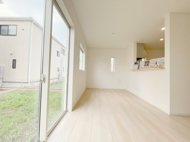 新築戸建・建売　上里町勅使河原第17　Cradle Garden　全7棟の居間・リビング