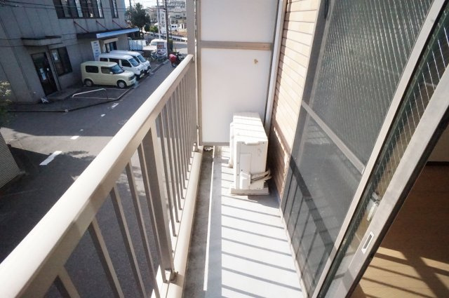 リアルジョイ薬円台六番館のバルコニー|日当たりの良いバルコニーは洗濯物も良く乾きますね