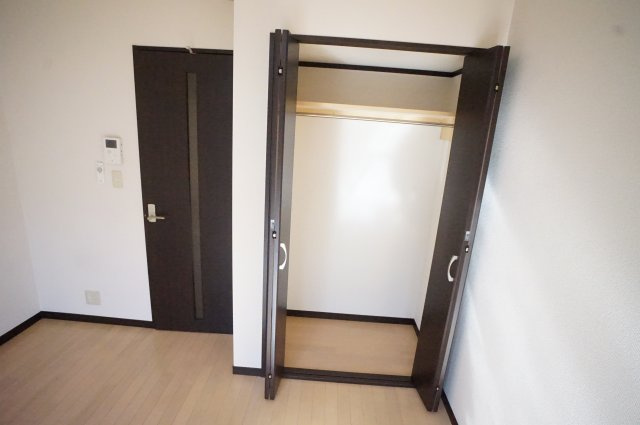 リアルジョイ薬円台六番館の収納|大きいクローゼットでたっぷり収納出来ますよ