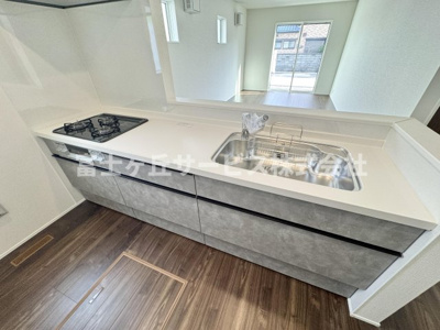 【キッチン】 | 静岡市清水区三保 新築一戸建て 1号棟 | 広々としていてお料理がしやすいキッチンです