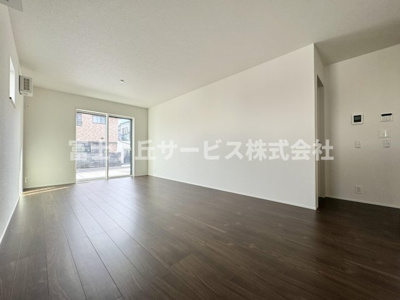 【居間・リビング】 | 静岡市清水区三保 新築一戸建て 1号棟 | リビングです