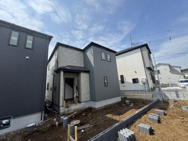 市川市宮久保４丁目新築戸建【宮久保小学校：9分】の外観|F号棟外観・9月17日撮影・もうすぐ完成！