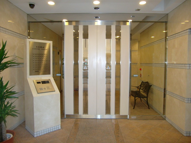 サンコーセントレアーバンのエントランス