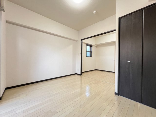 エステムコート心斎橋EASTIIラヴァンツァの洋室