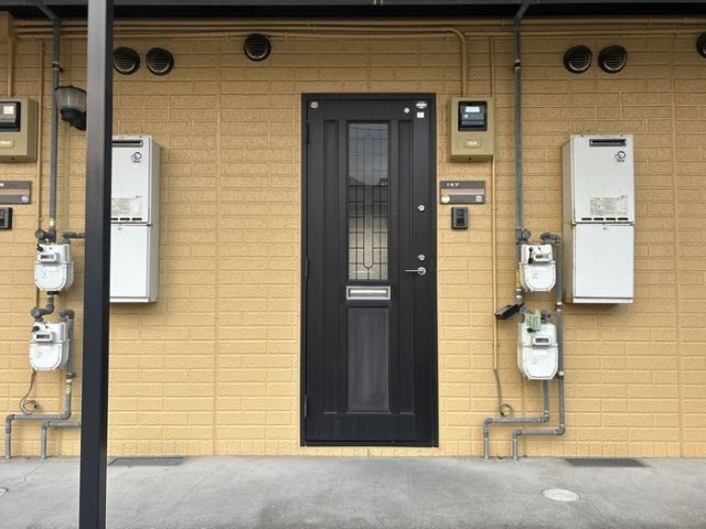 クレール竹原のエントランス