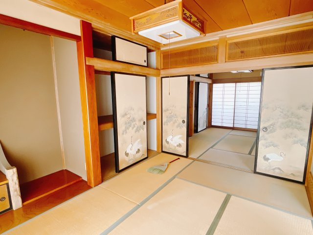 【中古戸建】伊勢崎市境上渕名の和室|独立している和室なので1人の時間を充分に楽しめます。フローリングやソファーでは味わえない質感でリラックス効果もあります。