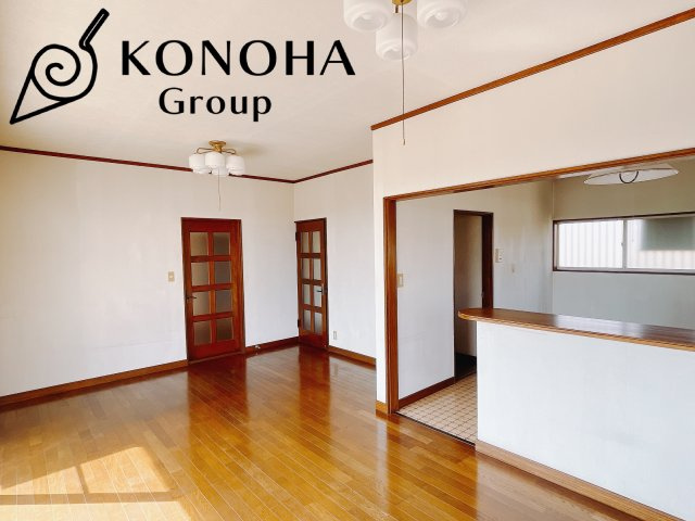 【中古戸建】伊勢崎市境上渕名の居間・リビング|これから長く住むお家のリビングには毎日気持ちのいい日差しが差し込みます。ポカポカ日向ぼっこをしながらお昼寝をするのもいいですね♪明るいリビングに気分も晴れやかに♪