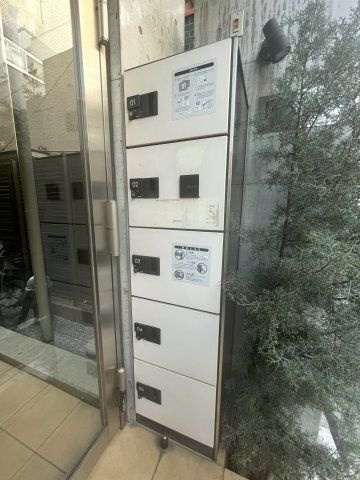 エクサム初台のエントランス