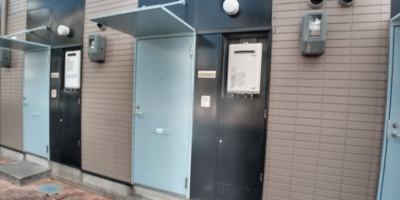 【玄関】 | レオパレスメゾネット徳力 | 収納もある玄関です