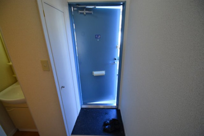 【玄関】 | レオパレスメゾネット徳力 | 設備・使用は号室により異なる為、現況を優先いたします。