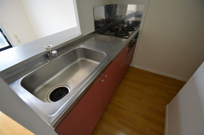 【キッチン】 | レオパレスメゾネット徳力 | 設備・使用は号室により異なる為、現況を優先いたします。