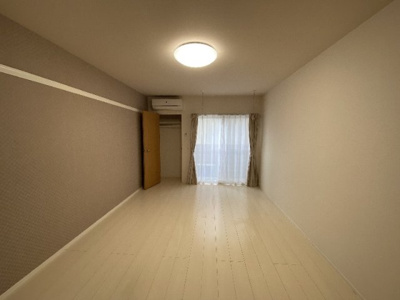 【居間・リビング】 | クレイノＩＲＩＥⅡ | お部屋です。