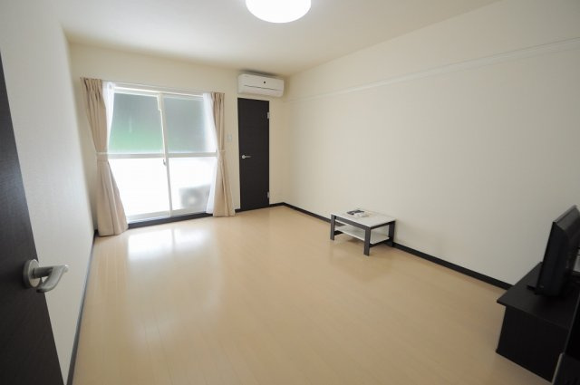 【居間・リビング】 | レオネクストＫＵＺＵＨＡ | おしゃれなリビングです