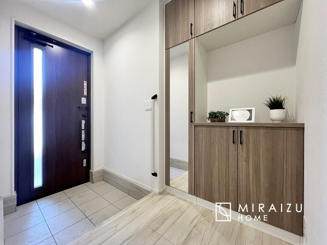 【外観】 | 平日・休日問わず、いつでもご見学が出来ます♪☆実際に見て、触れて感じる安心のお住まい探しを体験して下さい♪☆物件情報だけでなく、地域の特色などなどエリア情報もお伝え出来たら嬉しいです♪
