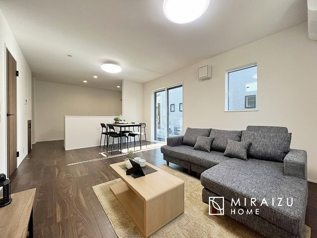 【外観】 | ※設備間取りその他気になる箇所などは案内時にお確かめください。
※CG画像に関して、あくまでもイメージです。実際の仕様と異なる場合もございます。
